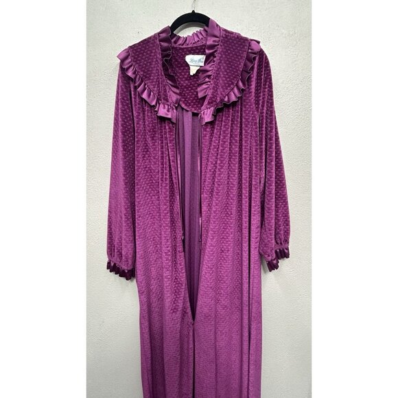 Vintage Velvet Housecoat Medium Purple Cottagecore Prairie Zip Front Grandma USA - Picture 3 of 10